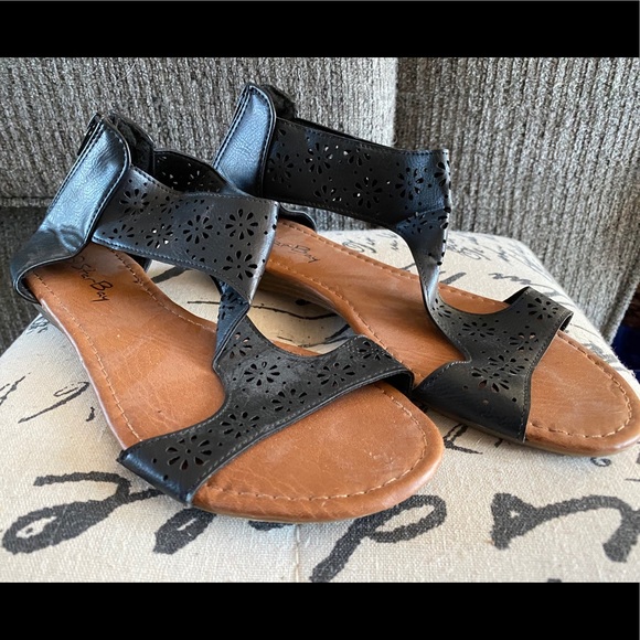 Women’s sandals - Picture 1 of 2